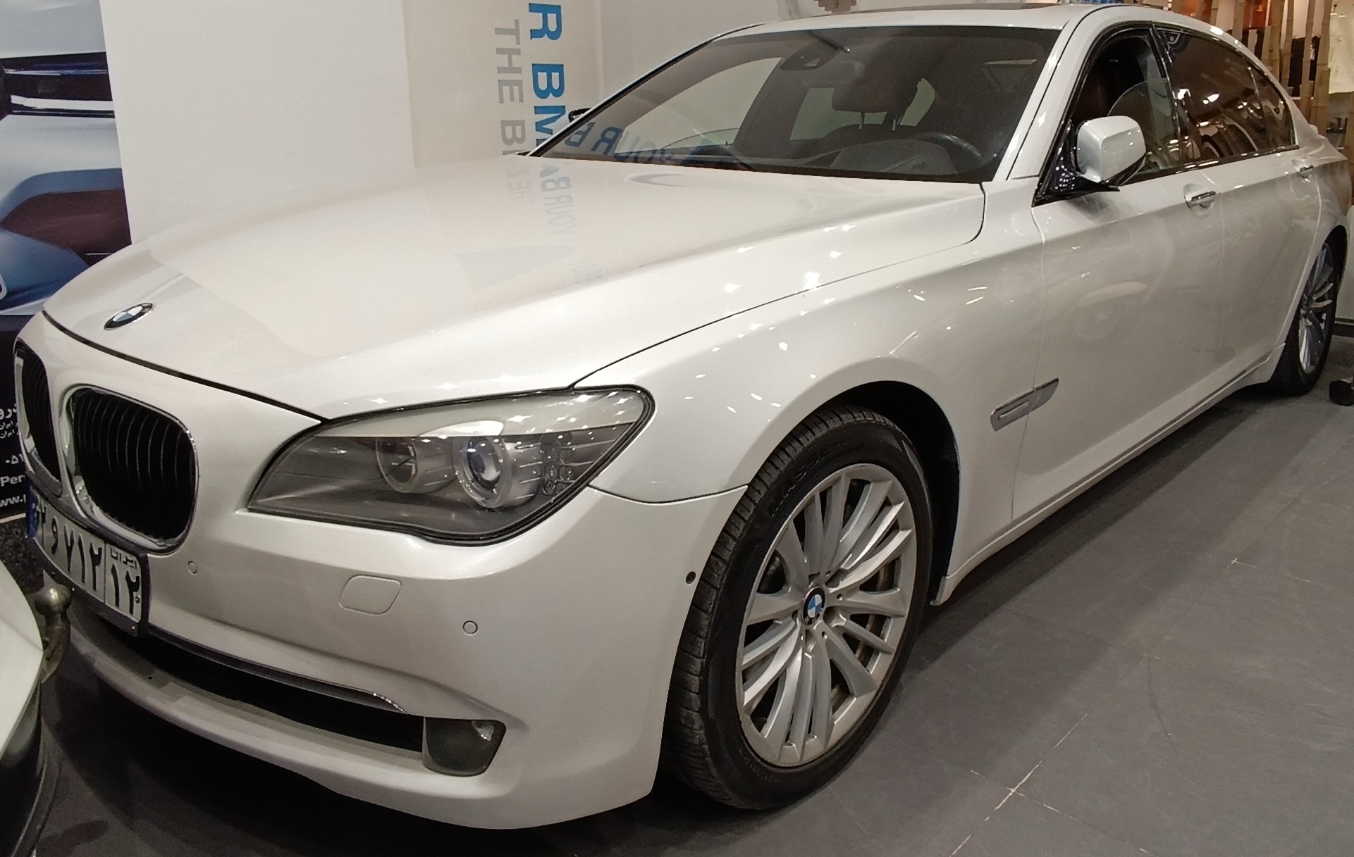 بی ام و 750 li